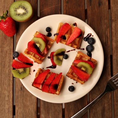 Waffles with Strawberries and Kiwi