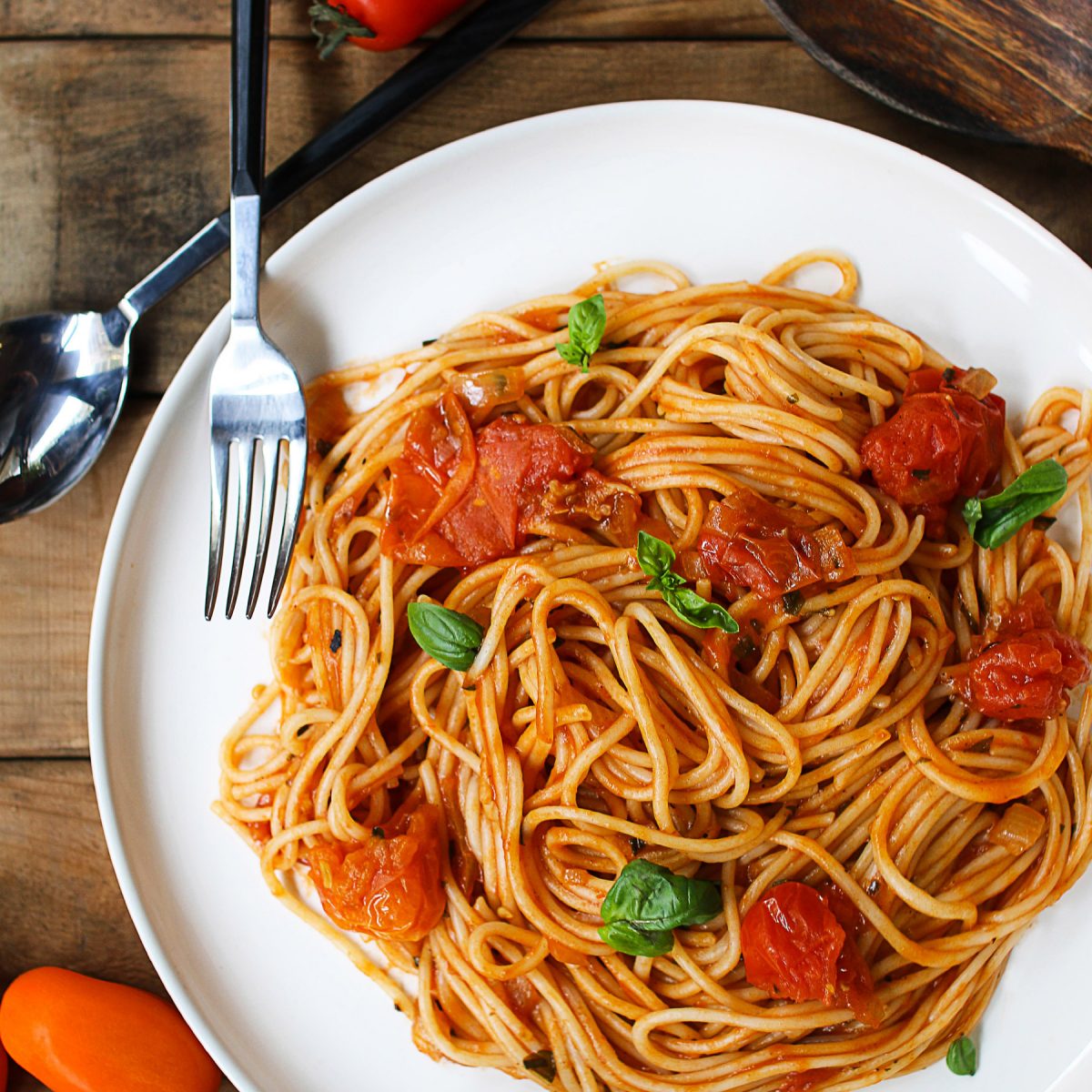 Classic Tomato Spaghetti With Basil Free Vegan Meal Plan Veahero