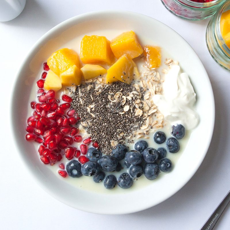 Morning Oats with Fruit and Yoghurt | Vegan Recipes from Veahero