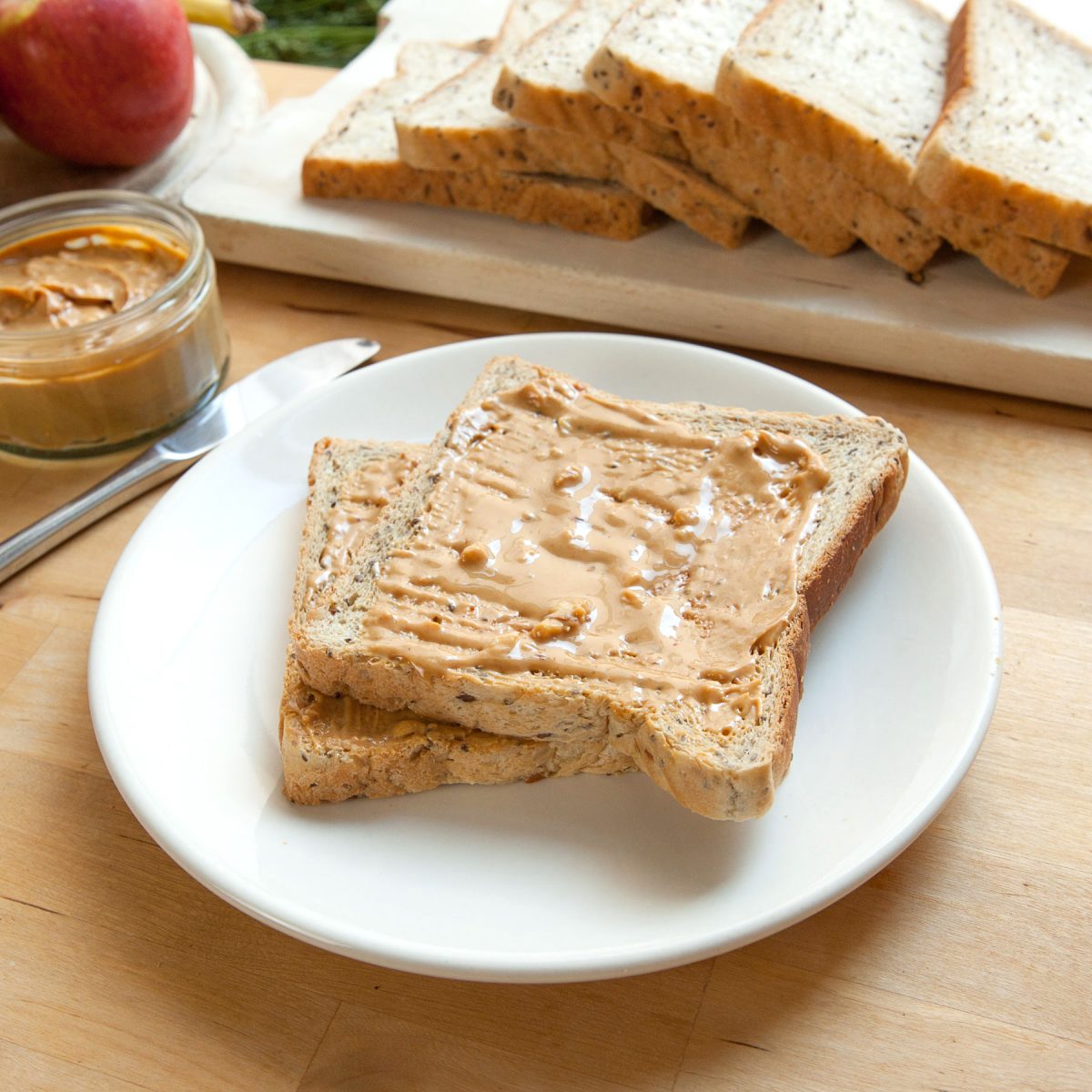 peanut-butter-on-toast-free-7-day-vegan-meal-plan-veahero