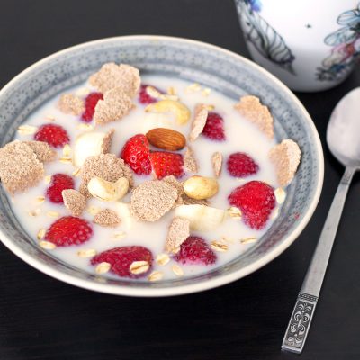 Spelt Flakes and Fruit Bowl