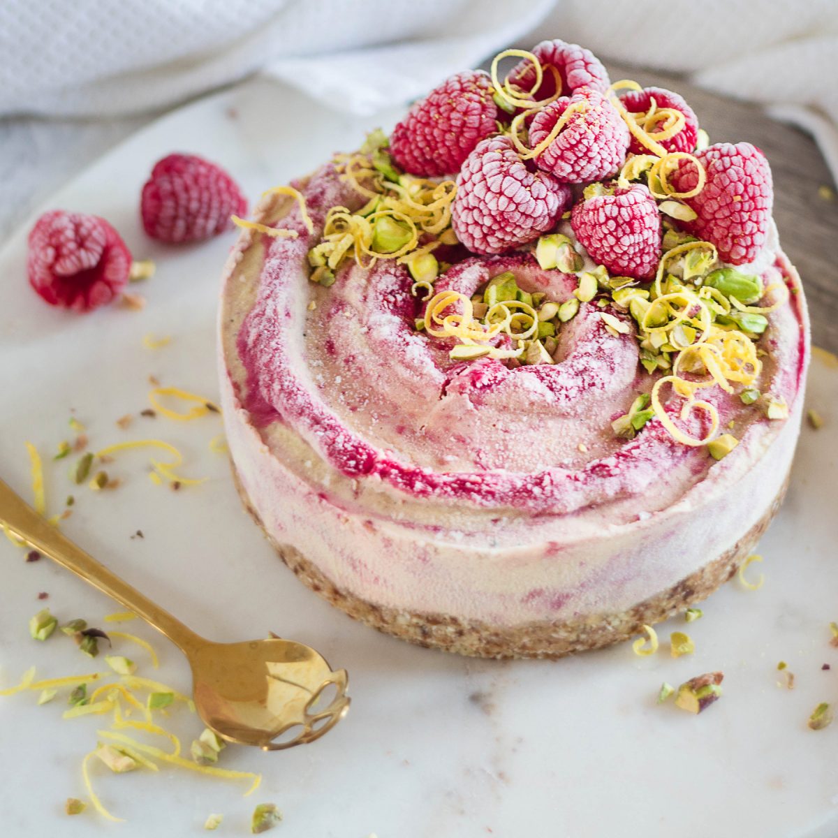 Raspberry Ripple and Lemon Cheesecake | Vegan Meal Planner | Veahero